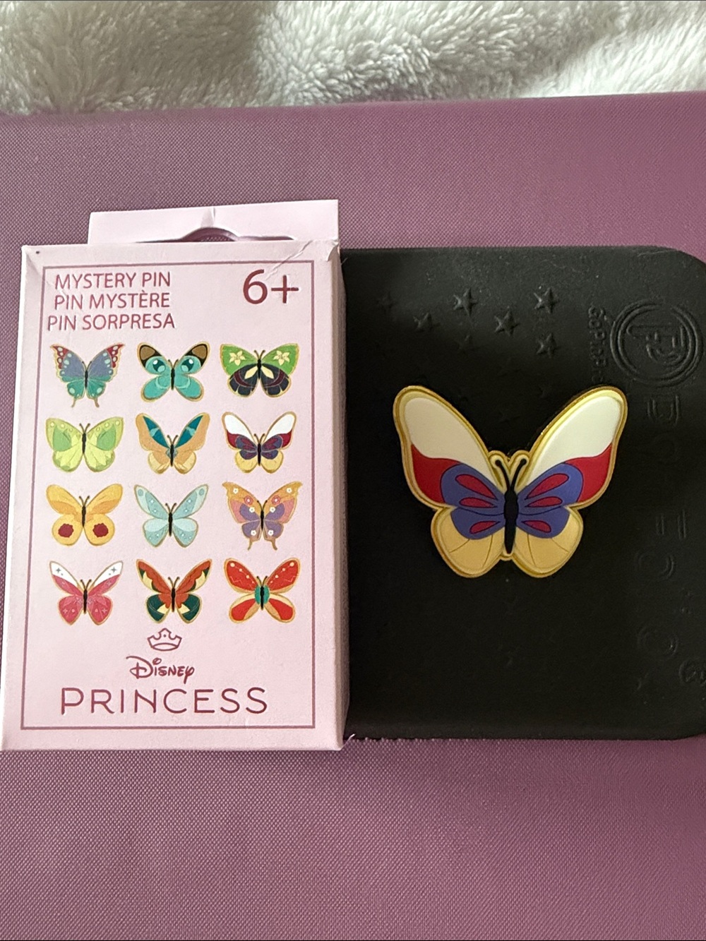 Loungefly Princess Snowwhite Disney pin
